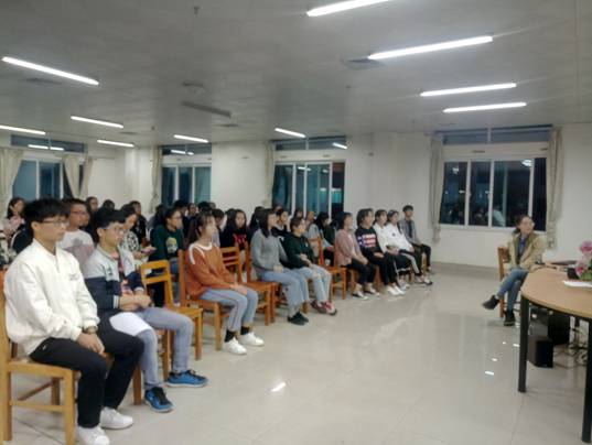 1.2图书馆周拓老师分享《甲午殇思》